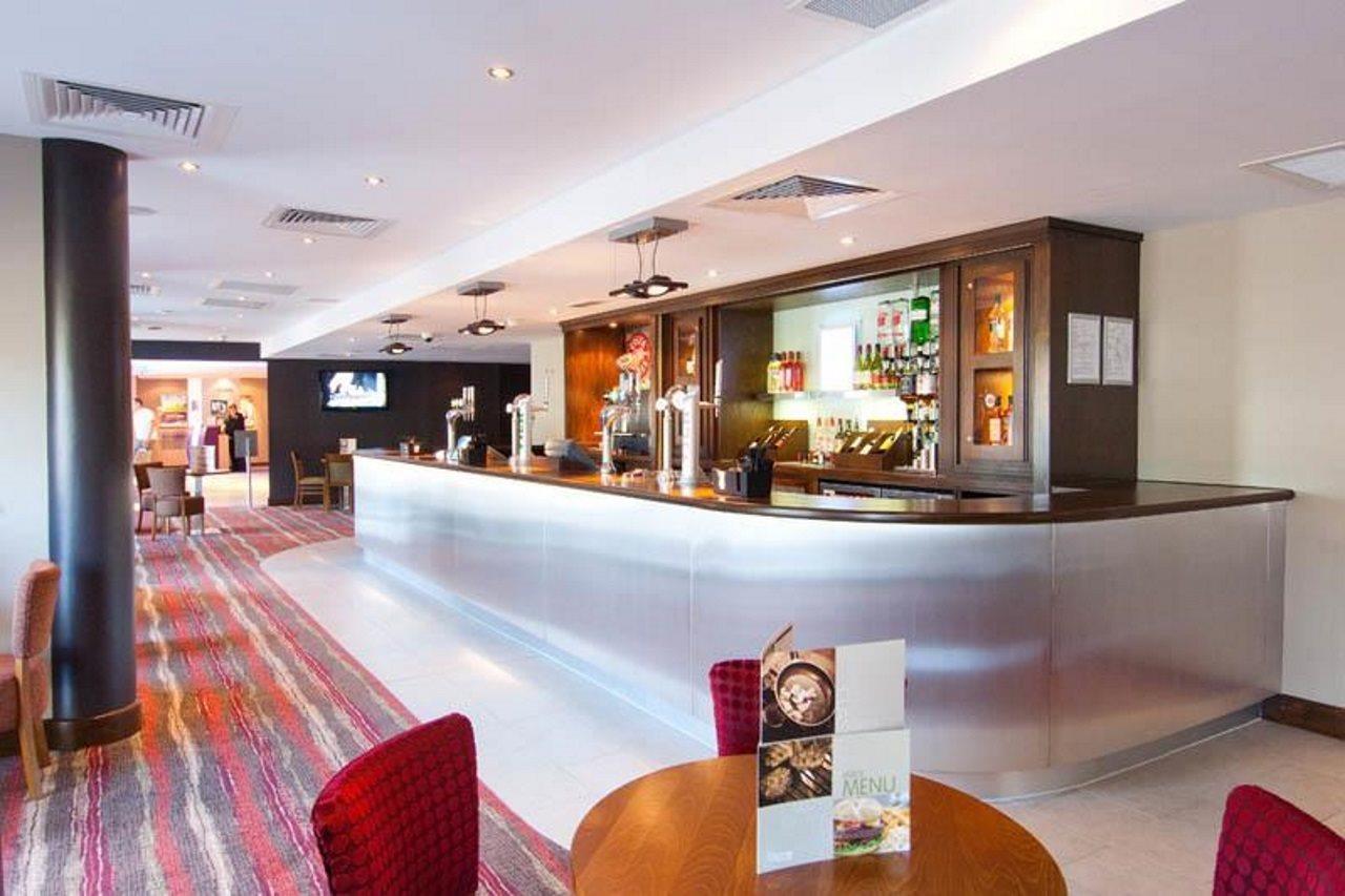 Premier Inn London Gatwick Airport - Manor Royal Κρόουλι Εξωτερικό φωτογραφία