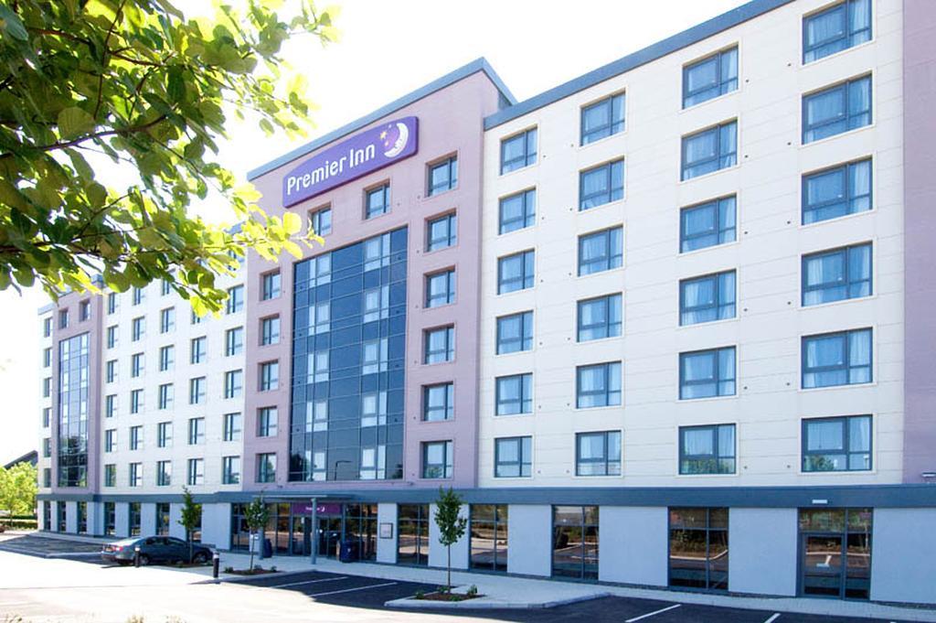 Premier Inn London Gatwick Airport - Manor Royal Κρόουλι Εξωτερικό φωτογραφία