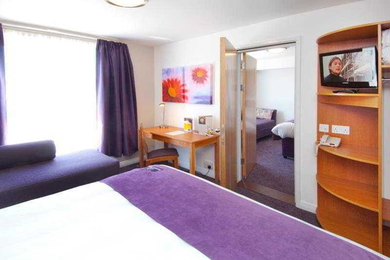 Premier Inn London Gatwick Airport - Manor Royal Κρόουλι Εξωτερικό φωτογραφία